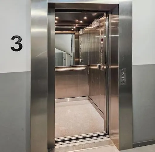 Parkside Charm - - 6 Guests - Everything Included - Gruenerlokka *